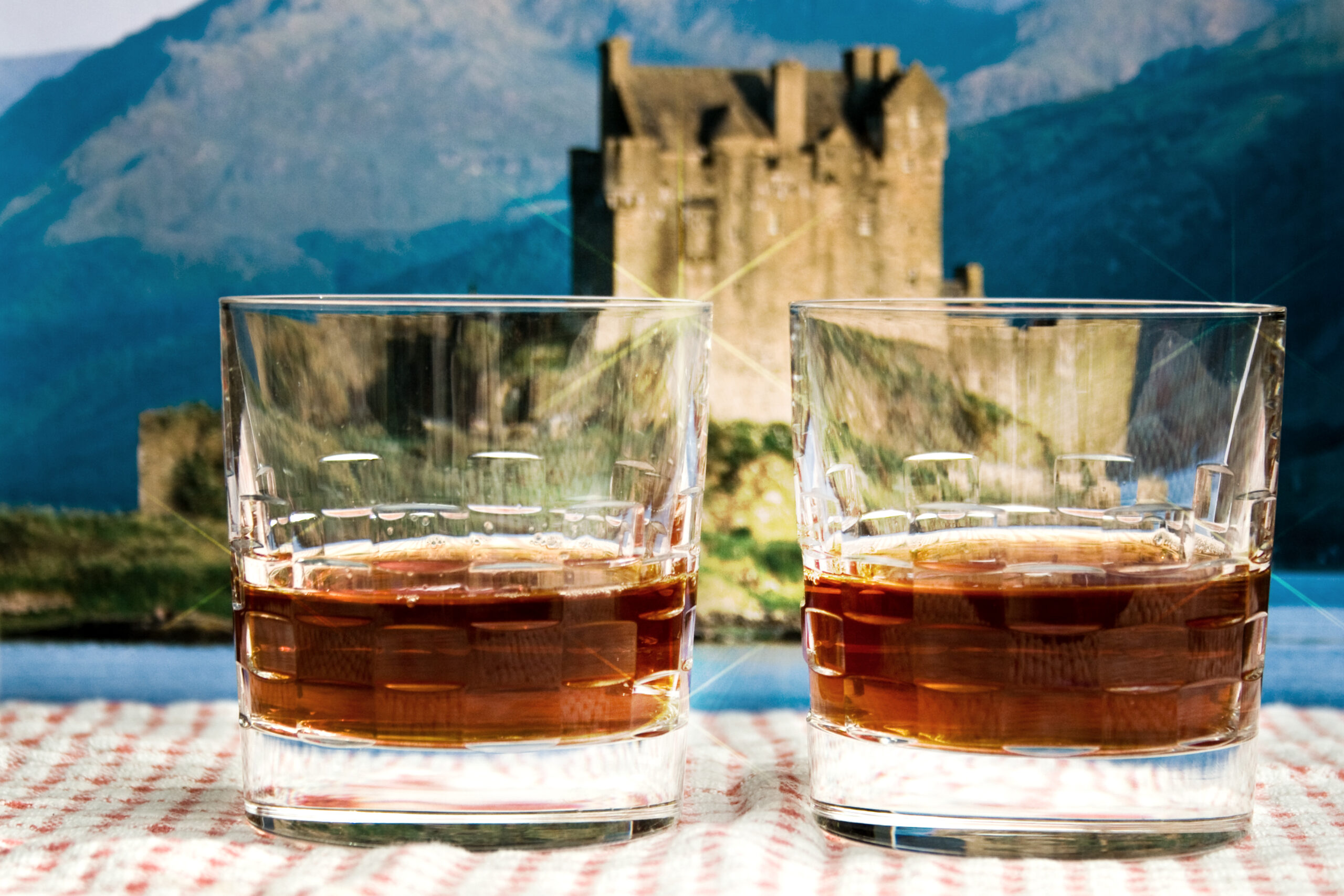 Scotch_Whisky_Neat_Glass_Scotland_Castle Wine4Food